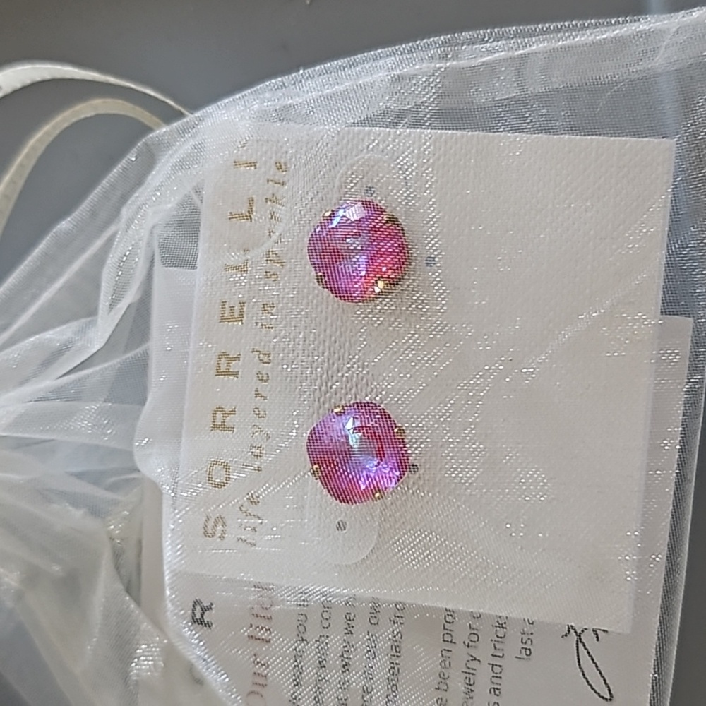 SORRELLI Halcyon Stud Earrings in Antique Gold Color: Duchess - Picture 11 of 11